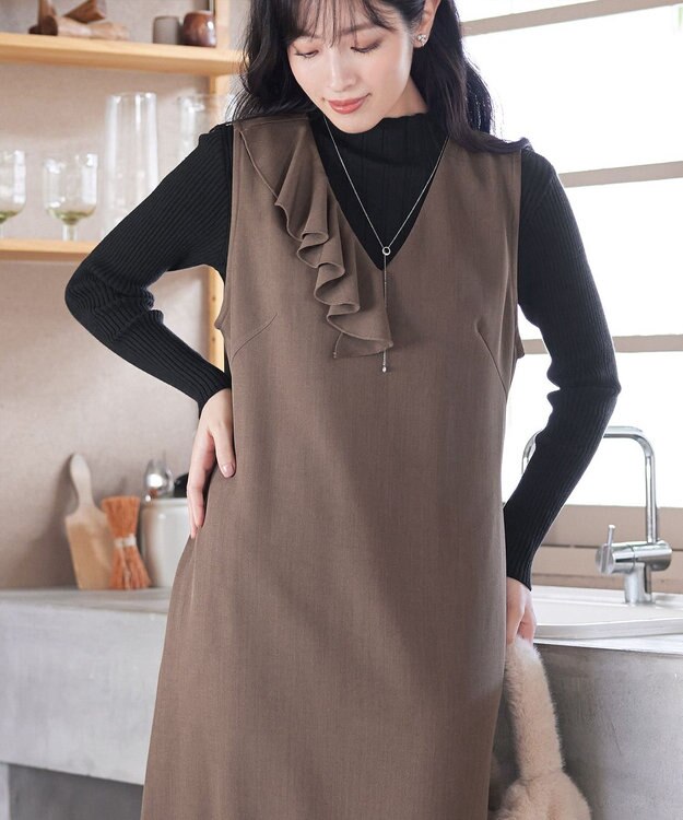 Tiaclasse 【洗える】アシメフリルVネックジャンパースカート モカ