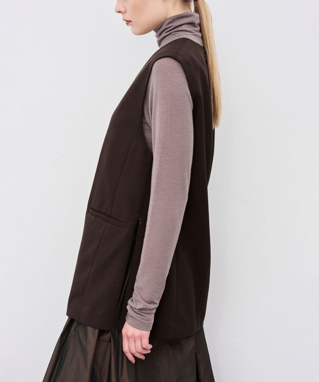 uncrave ウォッシャブルウールライクツイル ジレ ブラウン