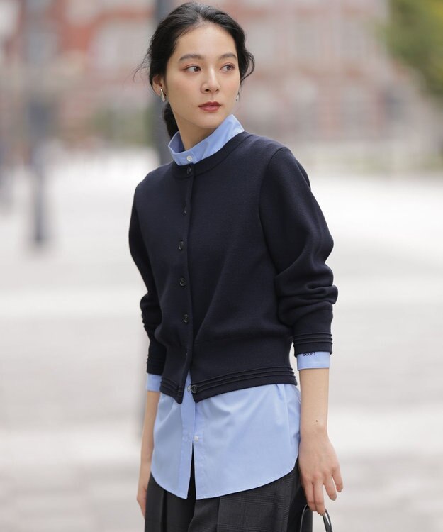 組曲 S 【加藤ローサさん着用 / 前後着用可】コットンタッチシャーティング刺繍入り ブラウス ブルー系