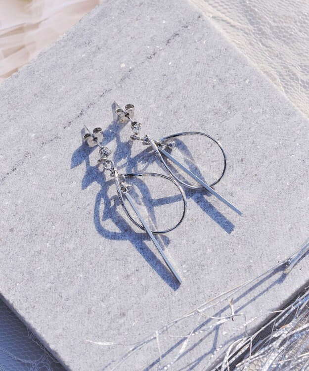 Tiaclasse ドロップバーピアス シルバー