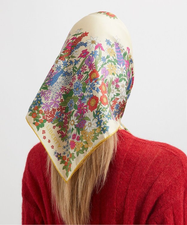 LIBERTY. キアラ メドウ 70x70 シルクスカーフ イエロー