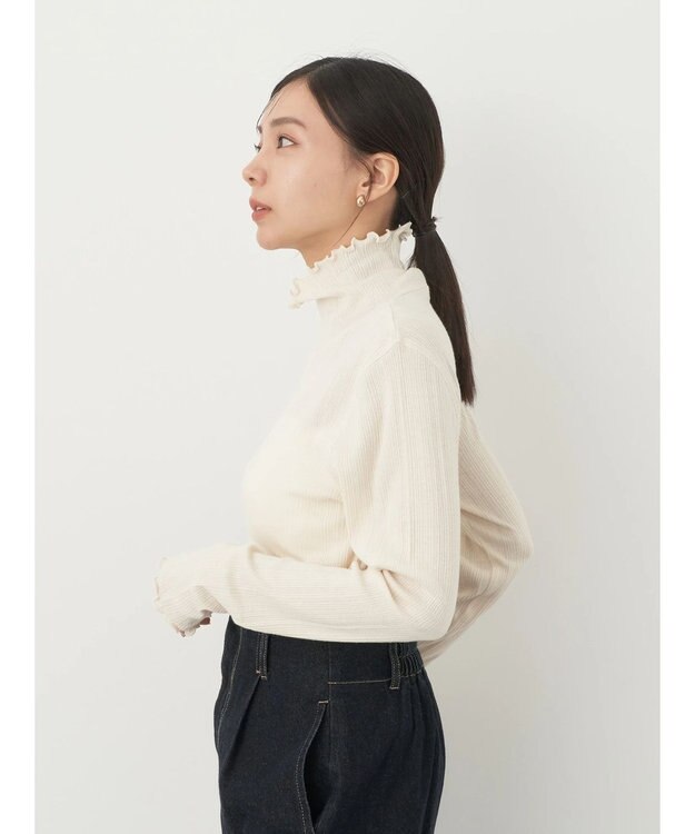 earth music&ecology コットンシアータートルネックプルオーバー Ivory