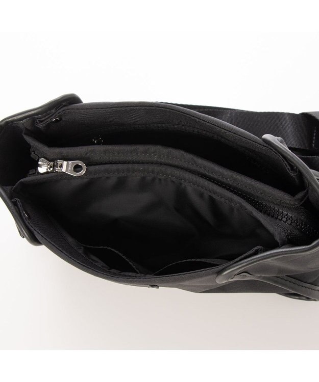 Y'SACCS ヒートエンボス ポルカドットポシェット ブラック