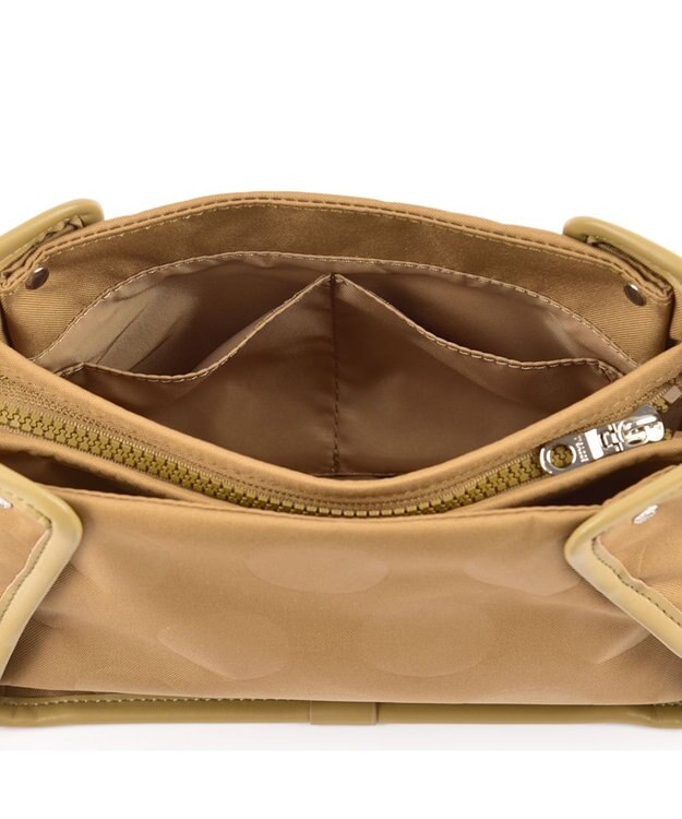 Y'SACCS ヒートエンボス ポルカドットポシェット キャメル