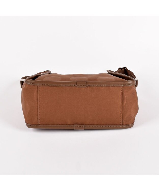 Y'SACCS ヒートエンボス ポルカドットポシェット チョコ