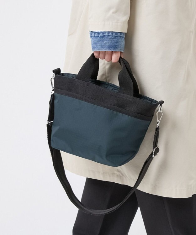 LeSportsac SMALL BUCKET TOTE/ミッドナイトグリーン/ブラック ミッドナイトグリーン/ブラック