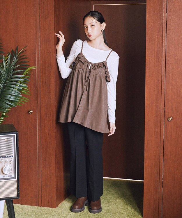 earth music&ecology センターシームフレアパンツ Ecru