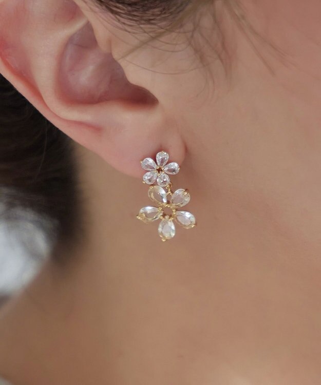 Tiaclasse ガラスダブルフラワーピアス ゴールド