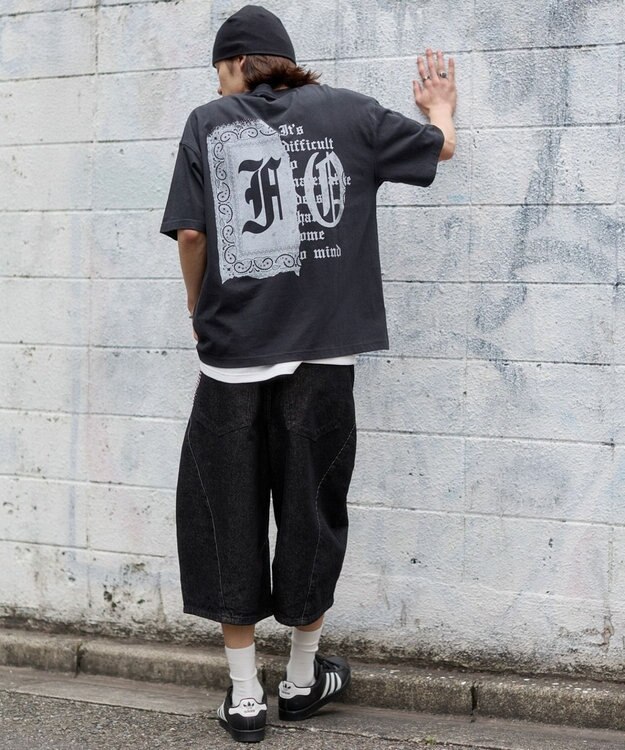 WEGO 【ユニセックス着用ITEM】アンサンブルグラフィックT（SS） ブラック中濃色