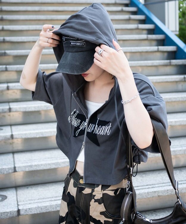 WEGO スターロゴ半袖ジップパーカー ダークグレー