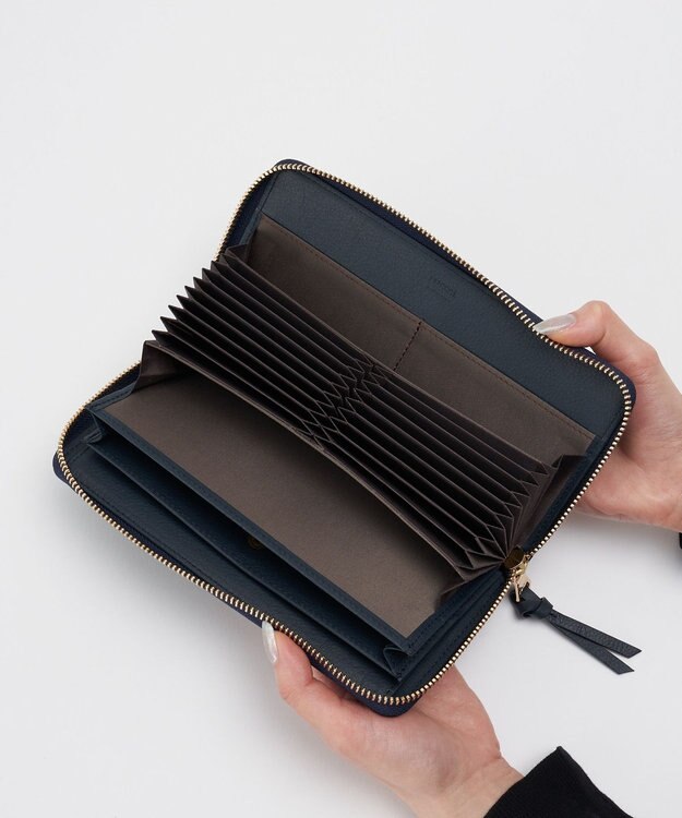 russet エンボスモノグラム多機能ウォレット(SO-448) D.Navy