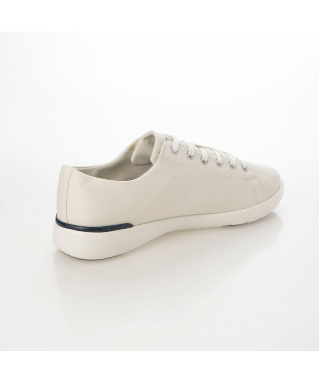 ing <ing>晴雨兼用ローカットスニーカー アイボリー