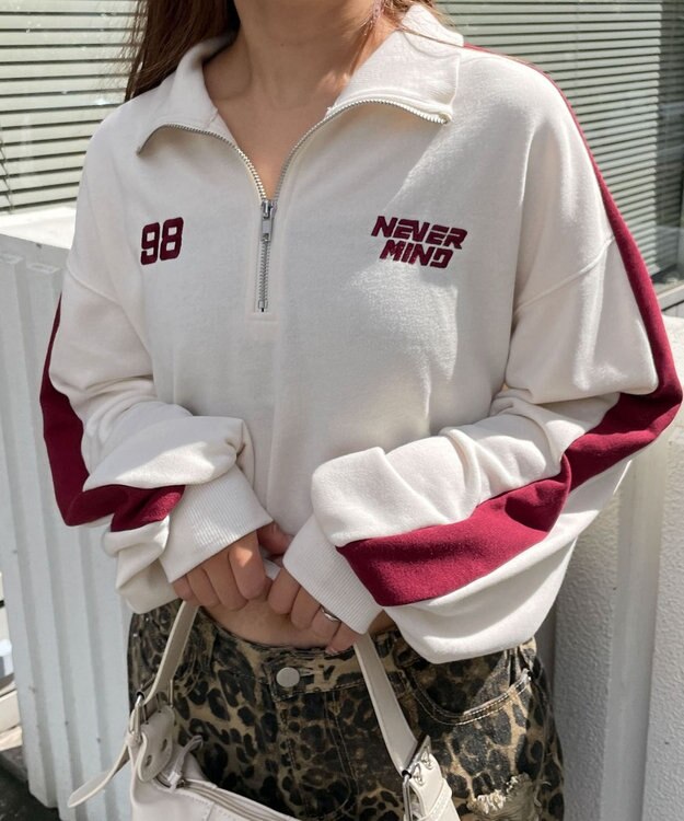 WEGO 刺繍ハーフジップショートスウェット ホワイトアイボリー