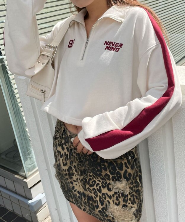 WEGO 刺繍ハーフジップショートスウェット ホワイトアイボリー