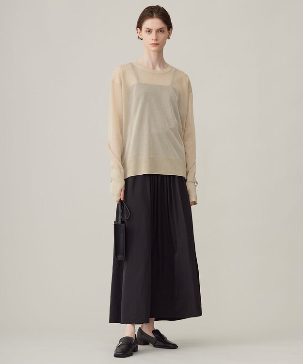 ICB 【MAG×スタイリストコラボ】シャイニーシアーニット×サテンストレートパンツ ベージュニット×ネイビーパンツ