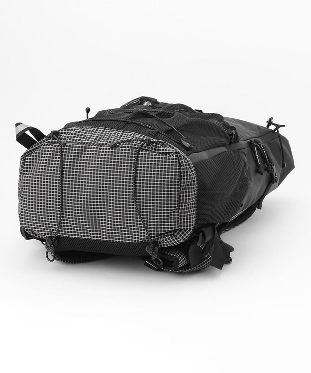 JOSEPH ABBOUD MOUNTAIN 【軽量/ECO撥水/サスティナブル素材/サコッシュが取り外せる】リサイクルリップストップ バックパック 33L ブラック系