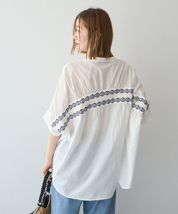 YECCA VECCA バック刺繍バンドカラーシャツ Off White
