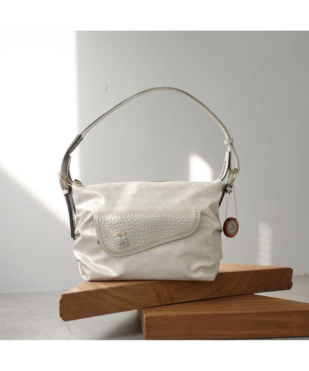 PELLE BORSA 2WAYショルダーバッグ Alive アライブ 4407 シャンパンゴールド