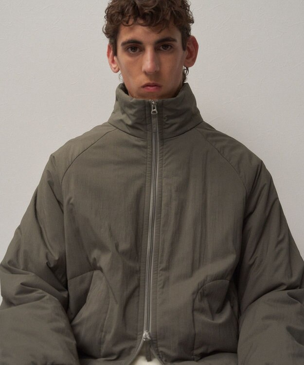 ATON MAT AIRY NYLON | ウールパテッドスタンドジャケット - UNISEX KHAKI