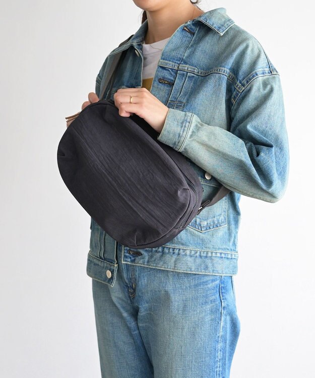 NIZYU KANO FUKUI SIWAナイロンボディバッグ Mサイズ ダークグレー