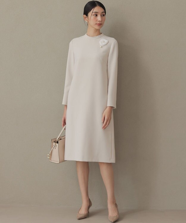 組曲 L 【KUMIKYOKU NAVY】コンフォータブルドレープ レース襟ワンピース サンドベージュ系