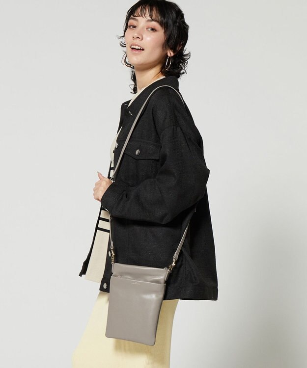 LA BAGAGERIE シープレザー　スクエアポシェット グレージュ