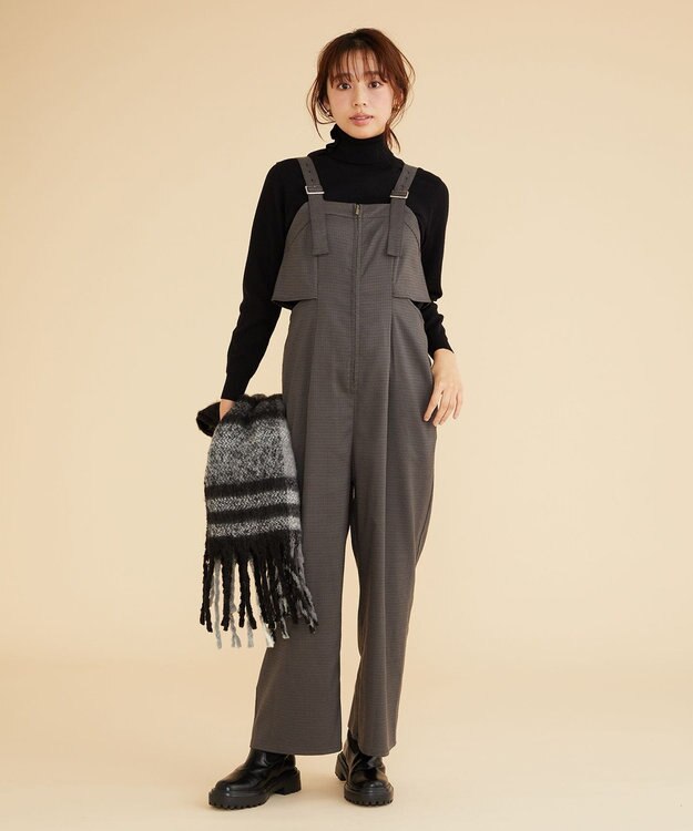 Feroux 【古畑星夏さん着用】フリルネックタートル ニット ブラック系