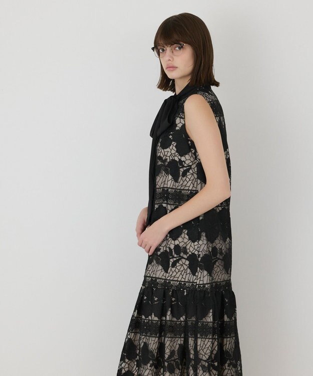 GRACE CONTINENTAL フラワーボーダー刺繍ワンピース ブラック