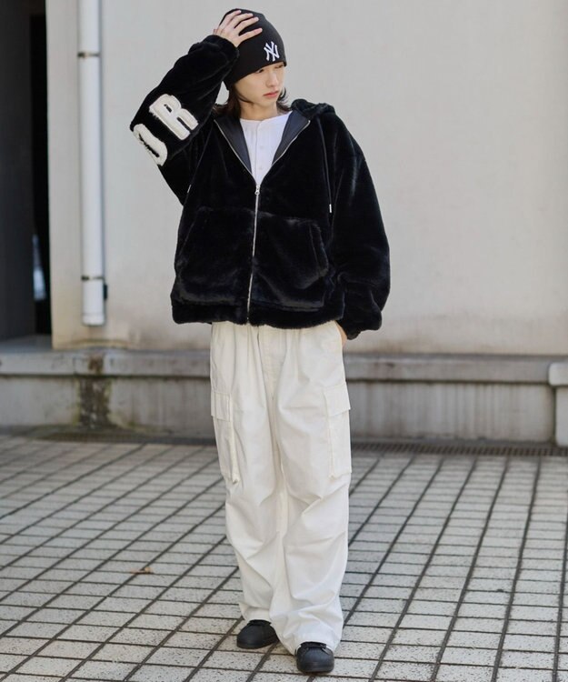 WEGO 【ユニセックス着用ITEM/MLサイズ展開】エコファーグラフィックブルゾン ブラック