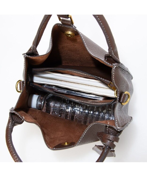 UNBILLION カシュカシュ cachecache / 1枚革風ショルダーベルト付ディテールトート ブラウン