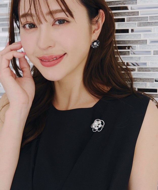 Tiaclasse 【選べる2TYPE】スモールフラワーブローチ シルバー