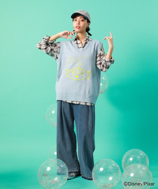 Green Parks ＴＯＹ　ＳＴＯＲＹ　／　刺繍Ｖネックニットベスト Sax