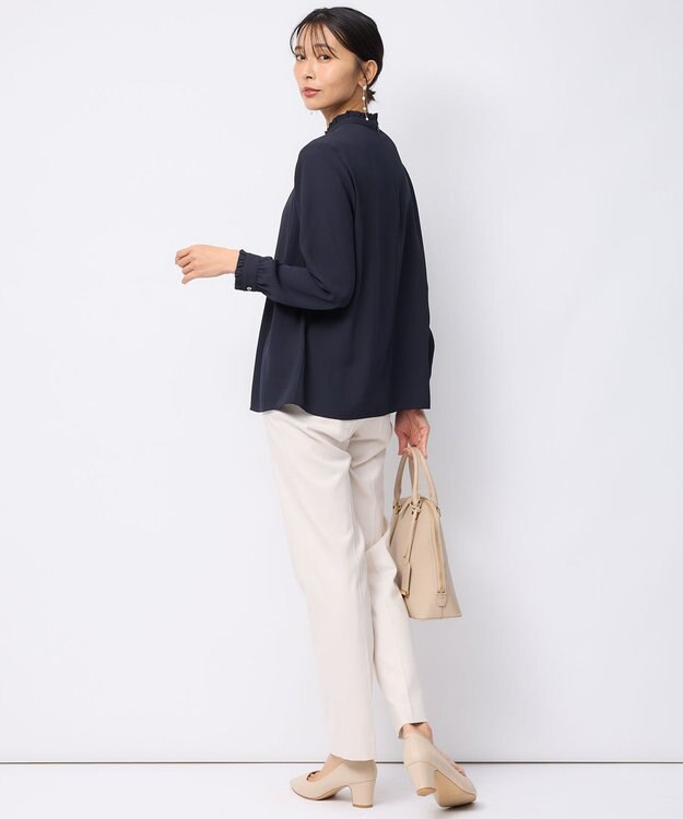 23区 【洗える】ウォームストレッチ テーパード パンツ アイボリー系