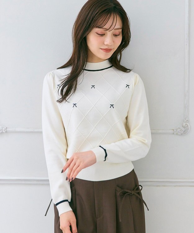 Feroux リボン刺繍ダイア柄 ニット ホワイト系