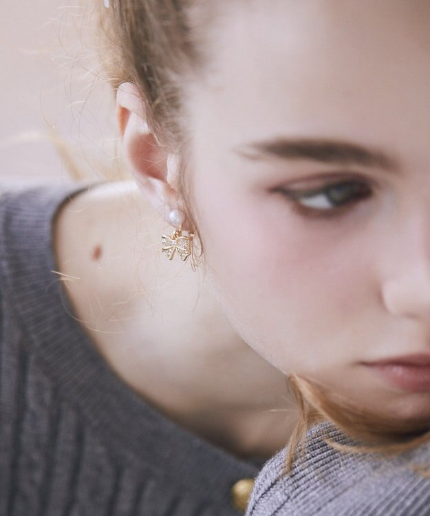 Maison de FLEUR リボンビジューイヤリング Gold