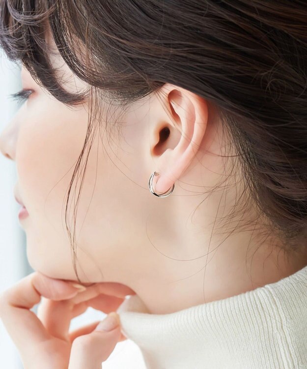 Phoebe 〈シリーズ累計販売10000点突破！〉〈痛くないシリーズ/金属アレルギー対応〉クロスフープクリスタルループフィットイヤリング　シルバー シルバー