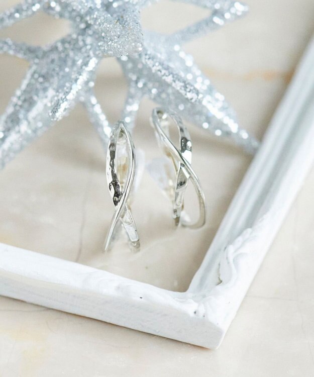 Phoebe 〈シリーズ累計販売10000点突破！〉〈痛くないシリーズ/金属アレルギー対応〉クロスフープクリスタルループフィットイヤリング　シルバー シルバー