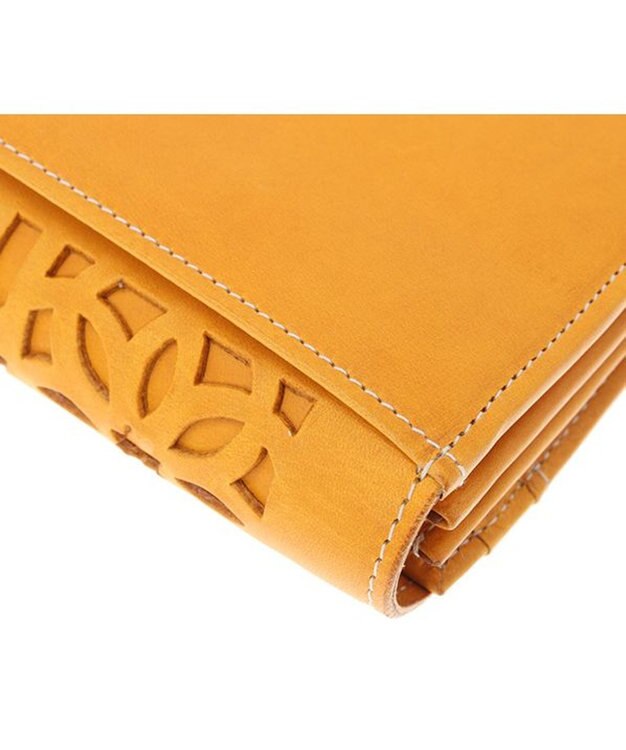 genten カットワーク フラップ長財布 イエロー