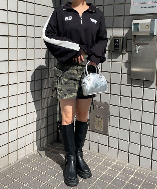 WEGO 刺繍ハーフジップショートスウェット ブラック