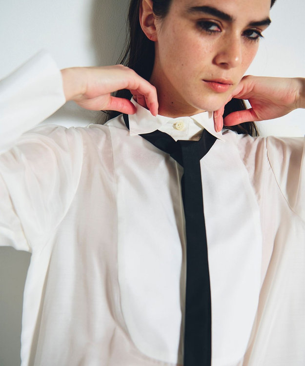 【458】美品　グレースコンチネンタル　フラワープリントボウタイブラウス 美品✨グレースコンチネンタル シルクブラウス ボウタイ付き