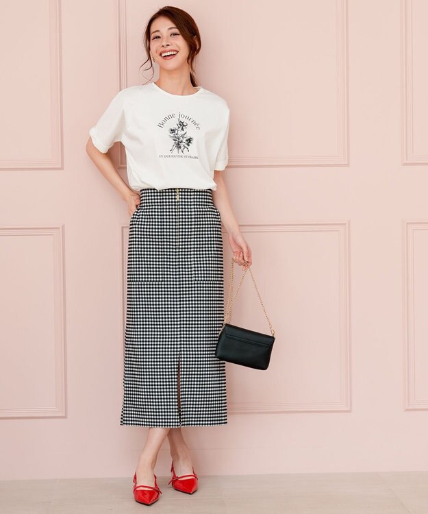 ANY SIS フラワープリント ロゴＴシャツ オフ