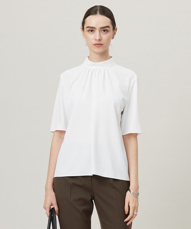 ICB L 【洗える】ストレッチジョーゼット ハイネックブラウス オフホワイト系