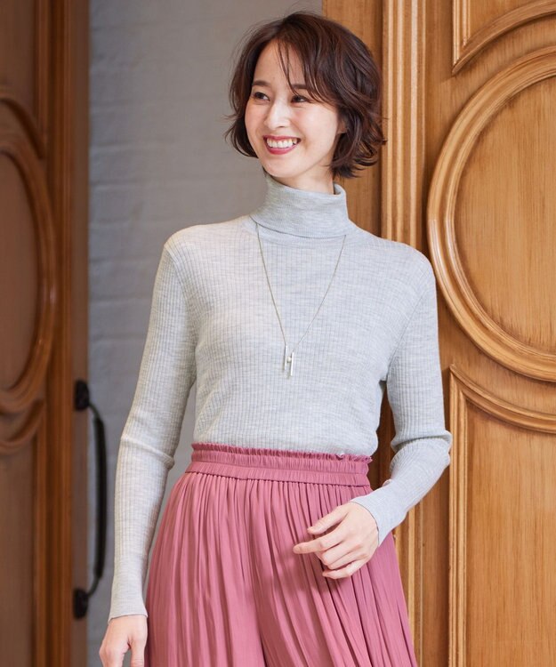 自由区 【洗える】CARIAGGI スーパーエクストラファインメリノ インナーニット ライトグレー系