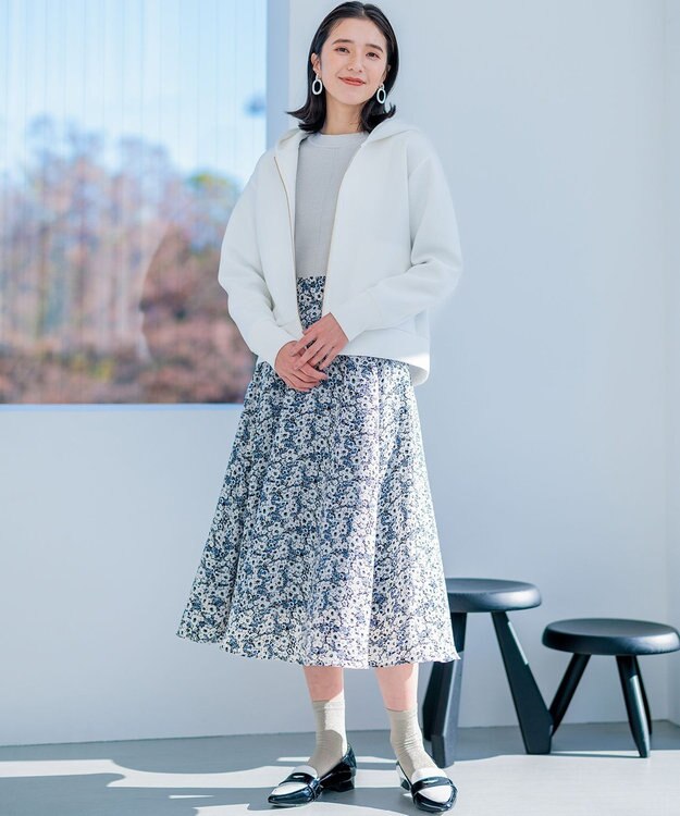 組曲 フード付きバックフリル パーカー オフホワイト系