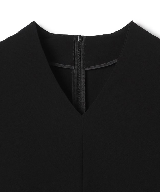 BEIGE， RUE / ドライタッチVネック配色ステッチブラウス Black