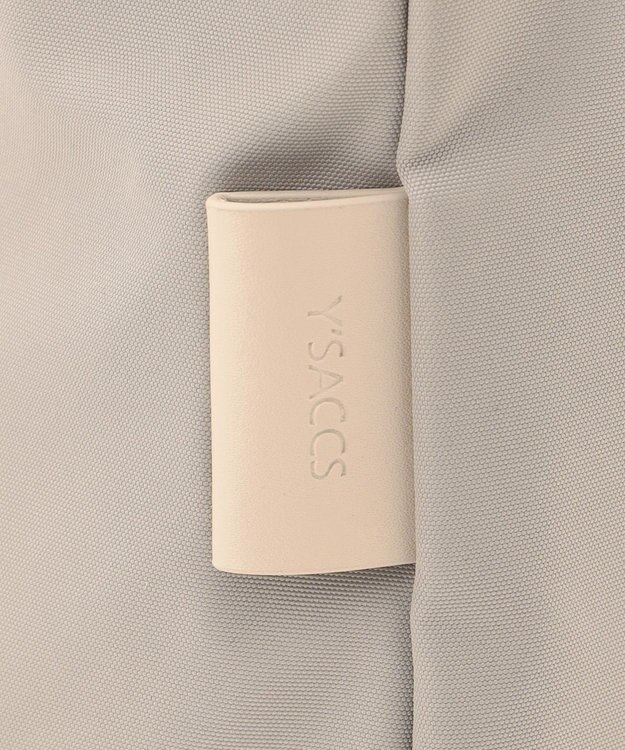 Y'SACCS アシメファスナーポケットトート ベージュ