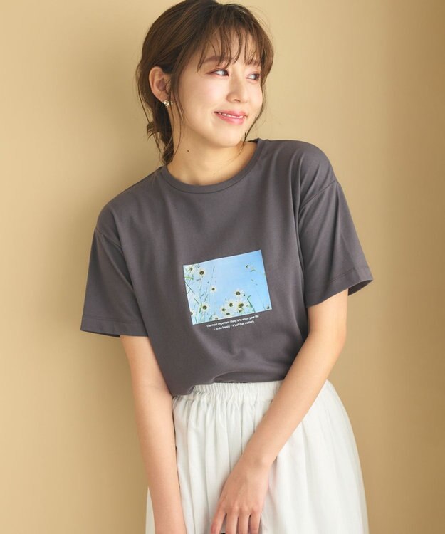 Feroux フラワーフォトプリント Tシャツ グレー系