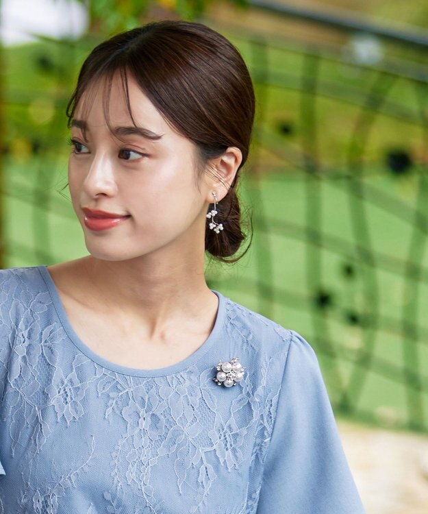 Tiaclasse パールフラワーブローチ シルバー