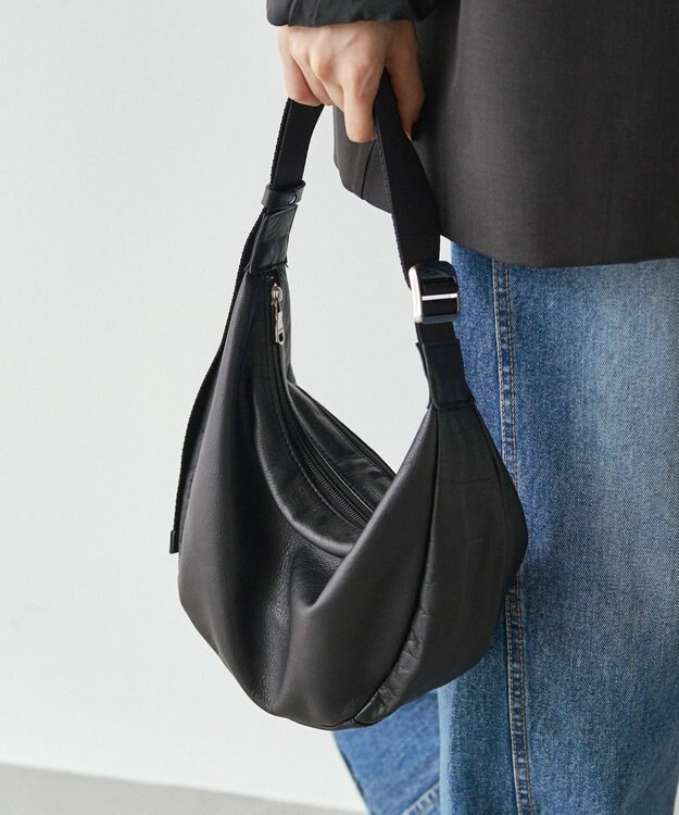 russet ＜ブランド人気No.1ショルダー＞ソフトレザーラウンドショルダーバッグ(CE-1326-WEB) Black2（シルバー金具）