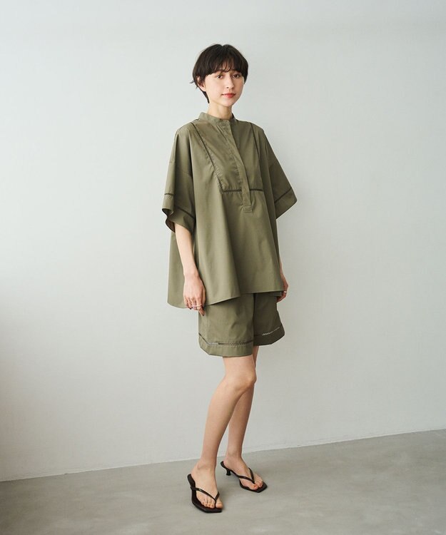 #Newans 【洗える/セットアップ可能】ハシゴレースビブデザインシャツ カーキ